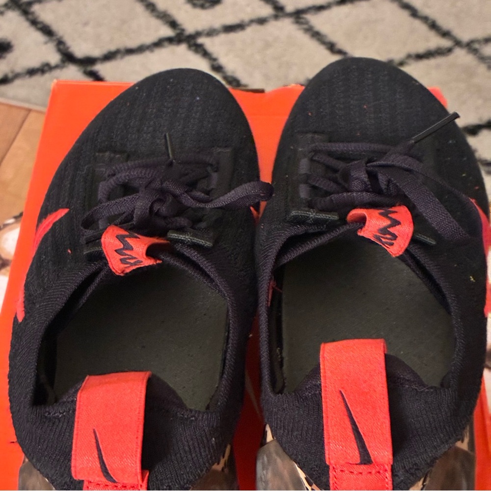 Nike Vapormax rare Black and Red Sneakers with Leopard Print - Picture 5 of 9